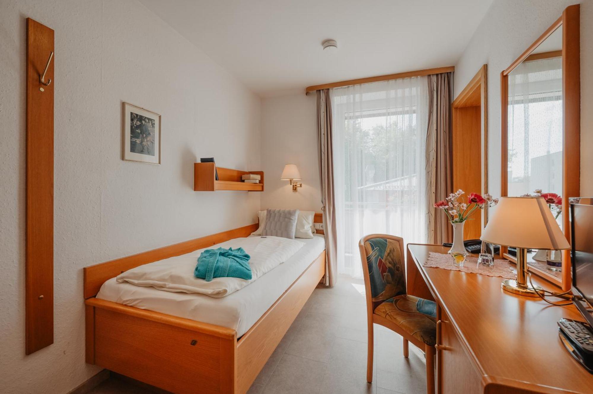 Haus Hildegard Hotell Bad Füssing Exteriör bild
